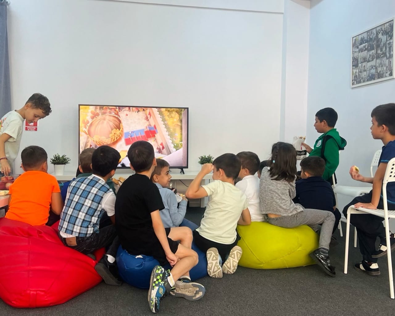 La Codeland programăm, construim roboți și legăm prietenii – fotografie 2